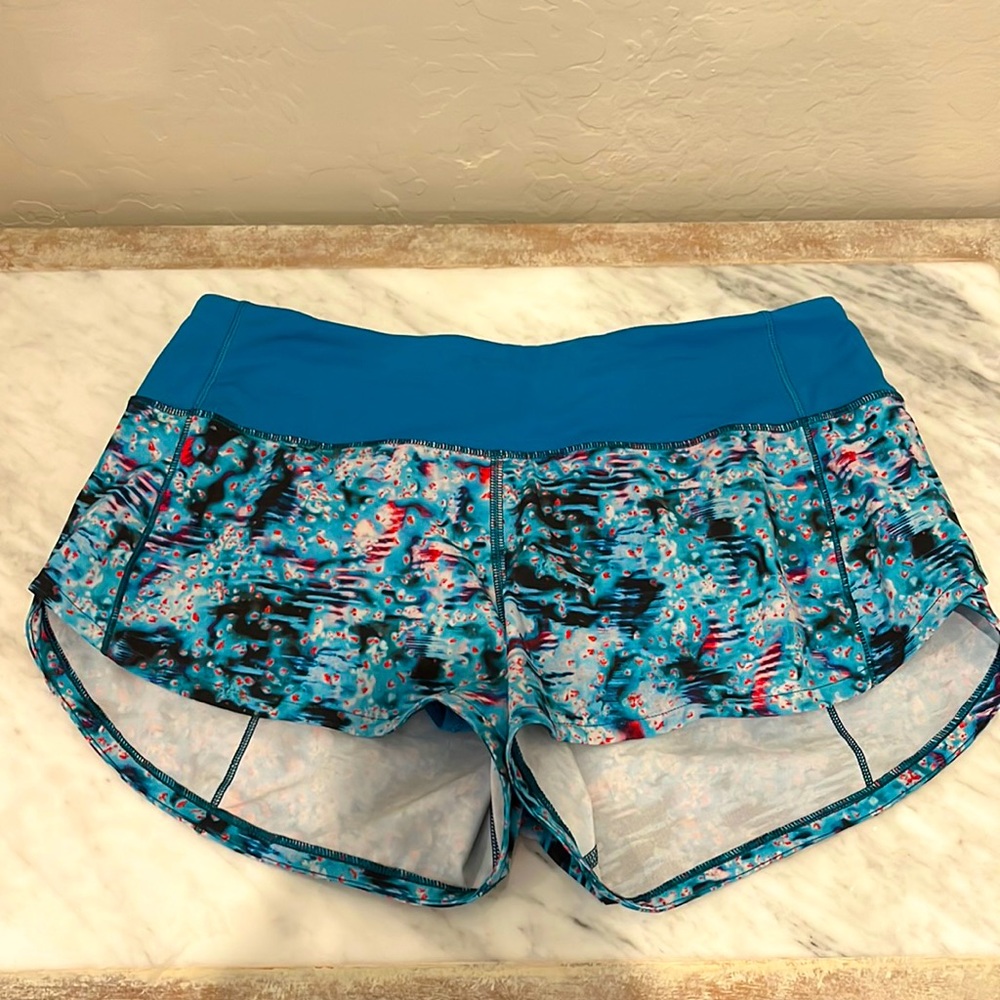 Lululemon speed up low rise lined 2.5” short sz 4